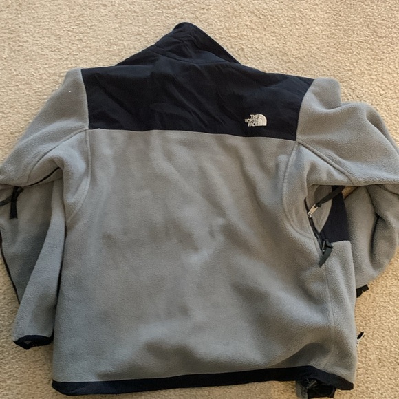 North face size L zip fleece - Picture 4 of 5